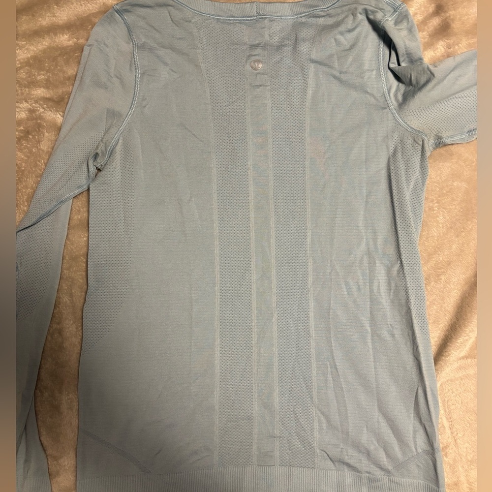 Lululemon loose fit Swiftly long sleeve - Picture 2 of 2
